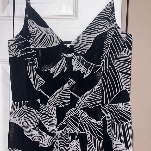 Dress - Picture 3 of 4